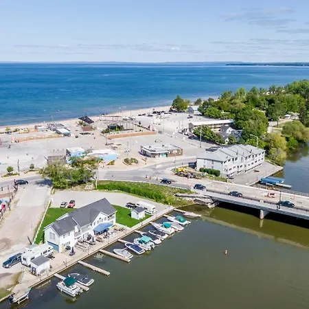 Beach1 Riverfront Resort Wasaga Beach Exterior photo