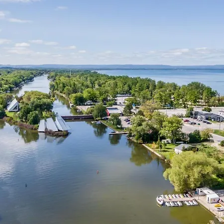 Beach1 Riverfront Resort Wasaga Beach Exterior photo